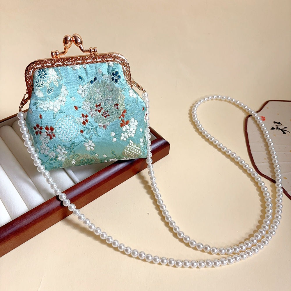 Chinese Super Fairy Exquisite Embroidered Mini Sanitary Pads Coin Purses