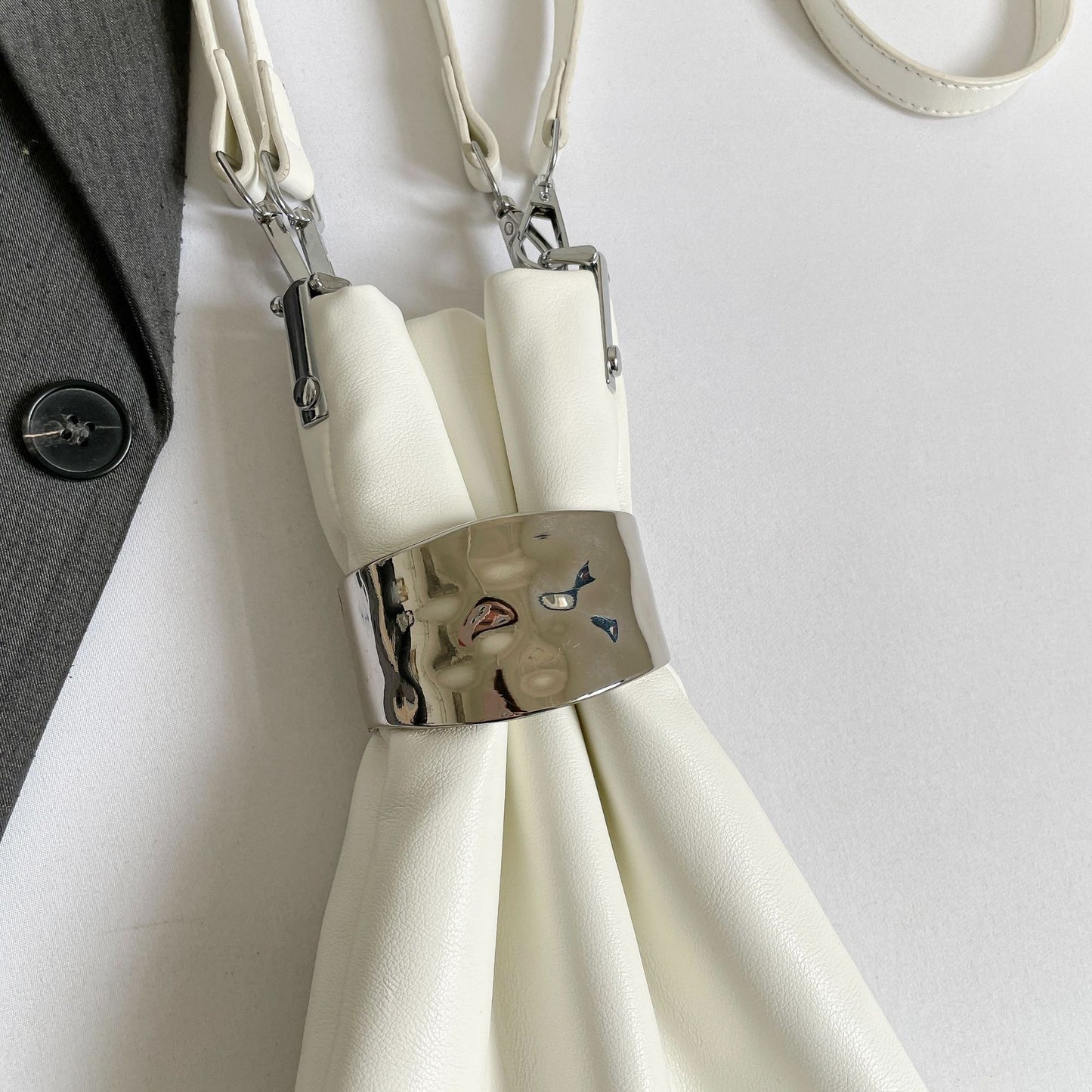 Women's Design Tassel Dinner Asian Culture Metal Bucket Bags