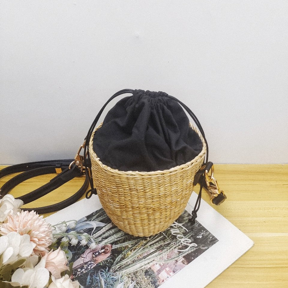 French Yellow Grass Handmade Woven Seaside Vacation Women's Messenger Bag