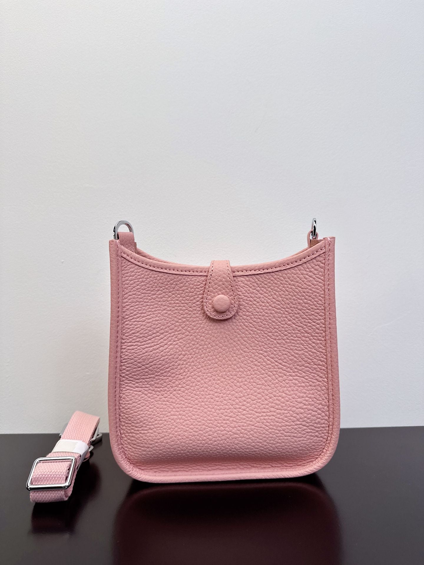 Women's Advanced Texture First Layer Cowhide Hollow Lychee Women's Messenger Bag