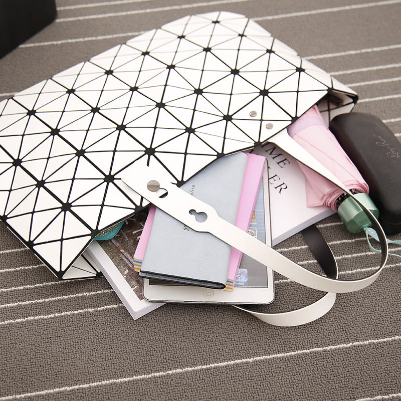 Women's Fashion Simple Single Rhombus Variety Geometric Women's Shoulder Bag