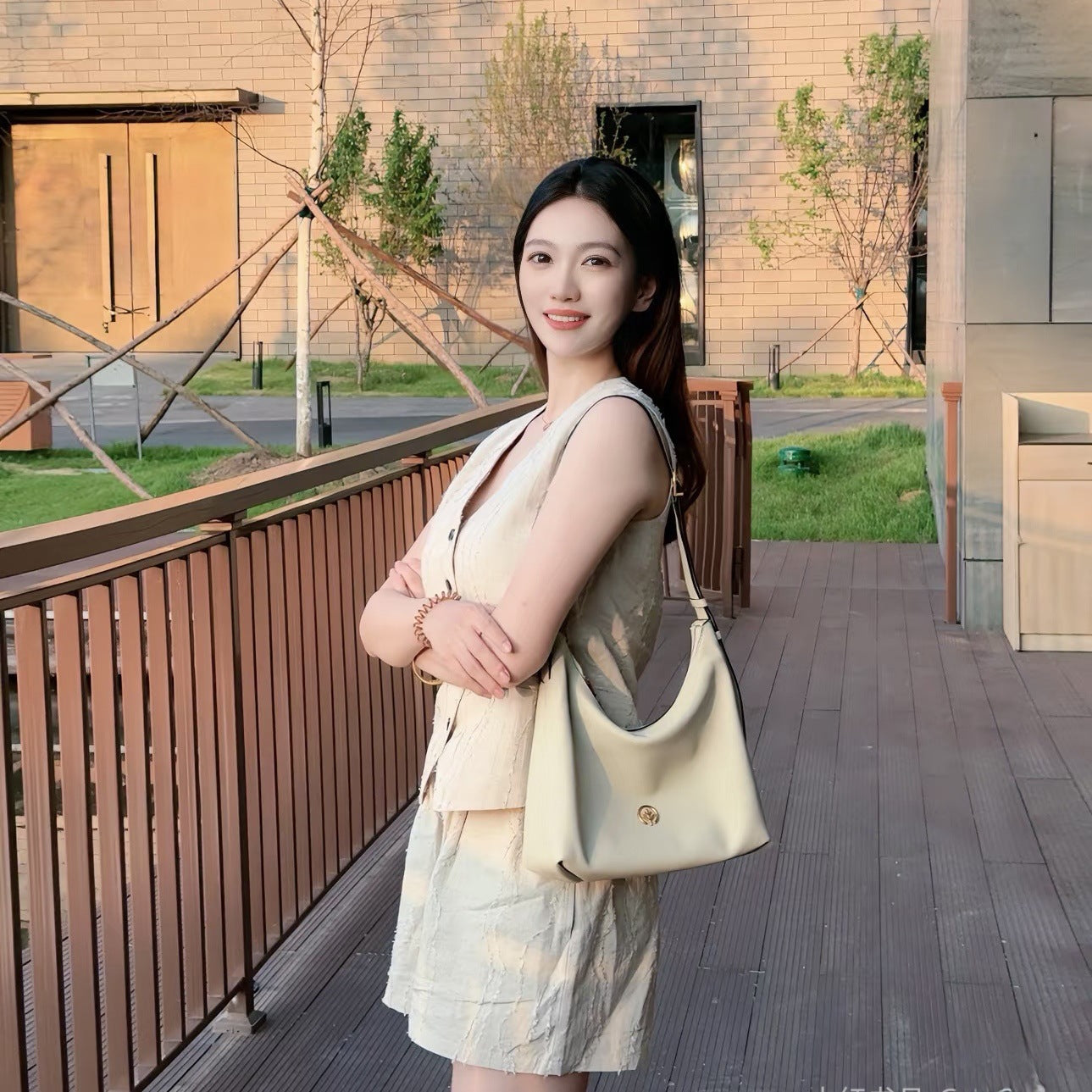 Covered Tree Figure South Layer Vegetable Tanning Leather Commuter Underarm Women's Shoulder Bag
