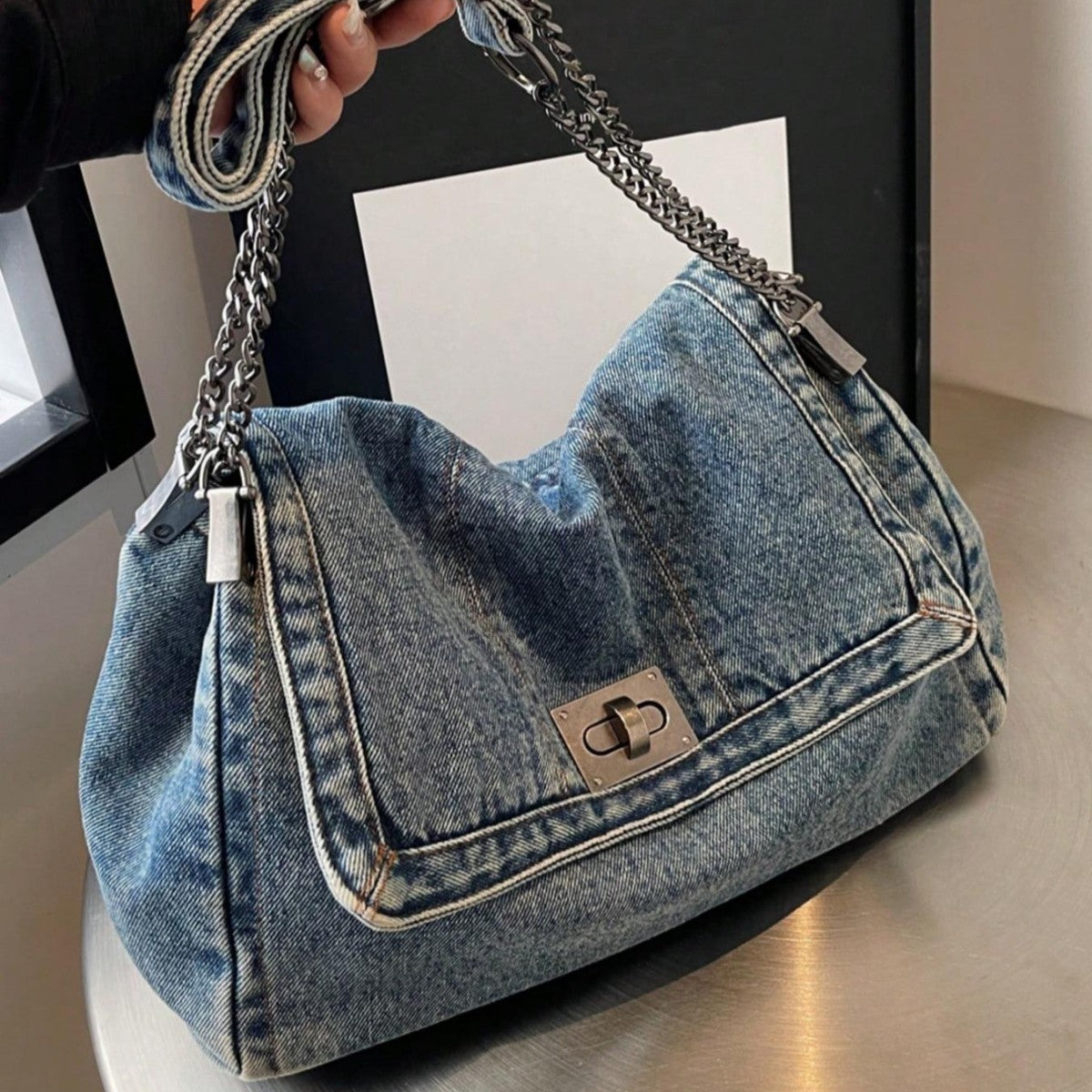 Women's Chain One Fashion Commuter Underarm Retro Women's Messenger Bag