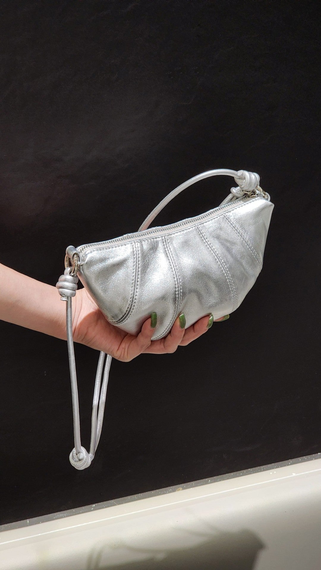 Women's Sheepskin Horn Dumpling Niche Design For Women's Messenger Bag