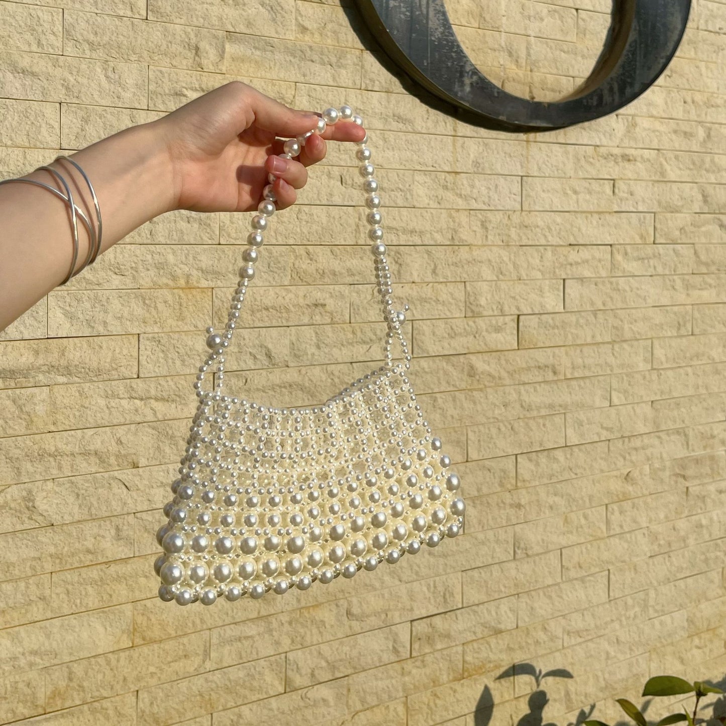 Women's Retro French Bow Flower Chain Hand-woven Beads Pearl Bags