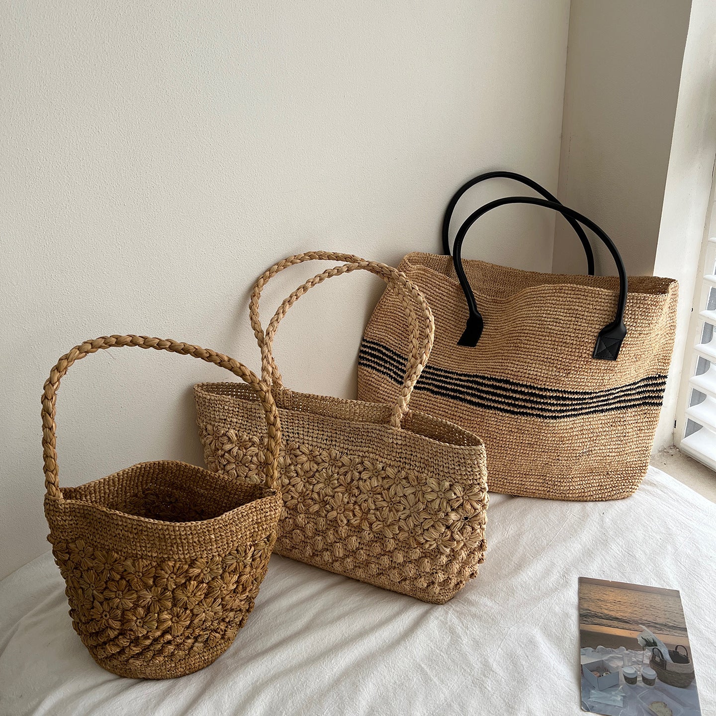 Women's Natural Raffia Hand-woven Summer Commute Vacation Style Beach Tote Bags