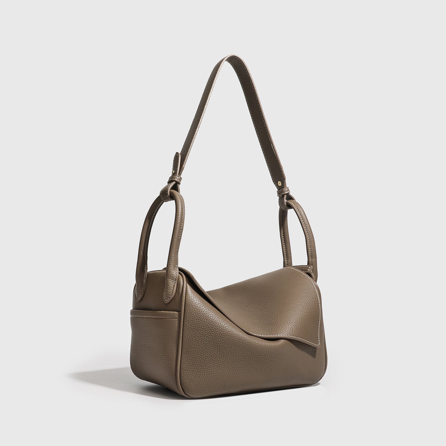 Wang Palace Selected Ingot First Layer Cowhide Pillow Commuting Women's Messenger Bag