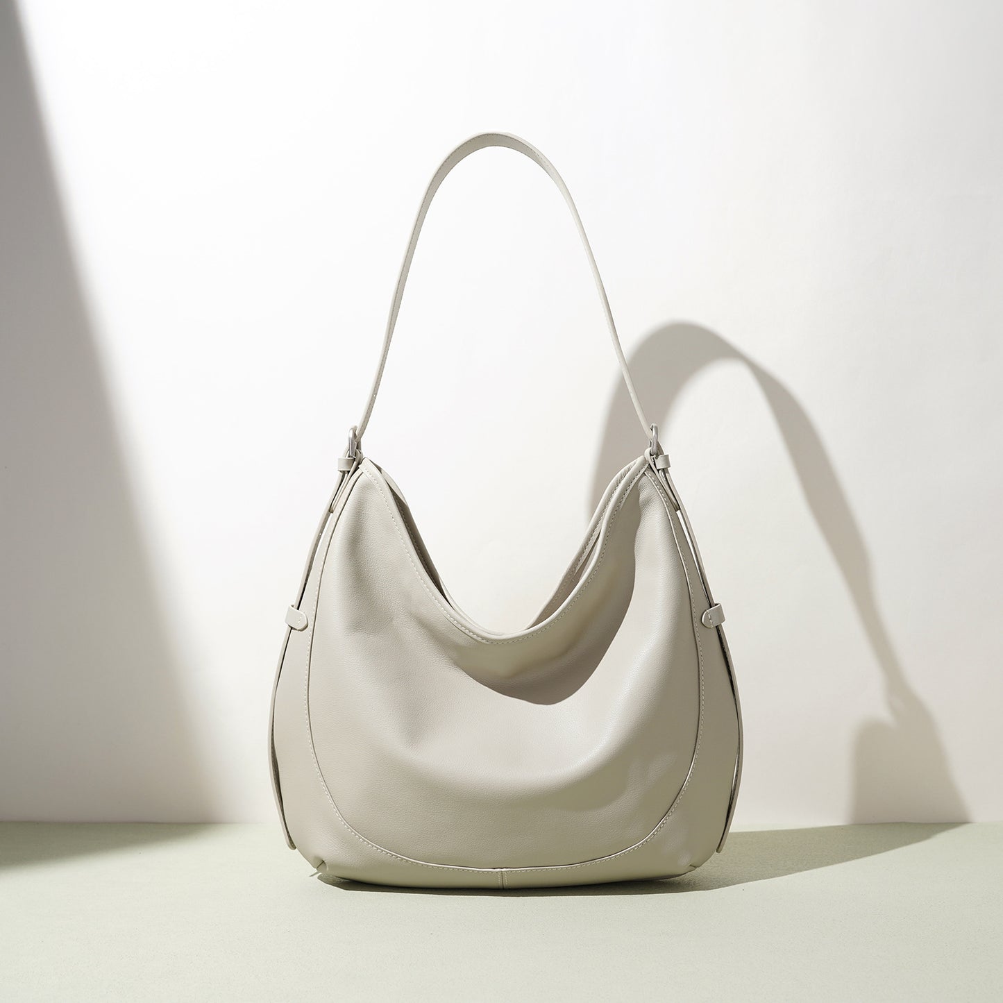 Early Spring First Layer Leather Fashion Design Women's Handbag