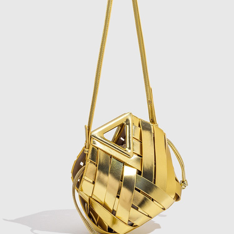 Women's Vegetable Basket Triangle Magnetic Woven Hollowed Women's Handbag