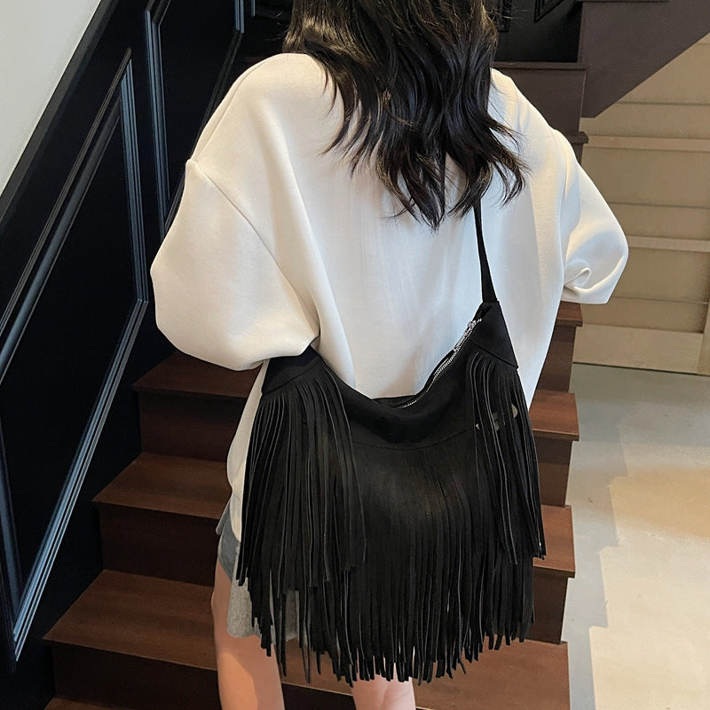 Women's Retro Large Capacity Tassel Personality Underarm Women's Shoulder Bag