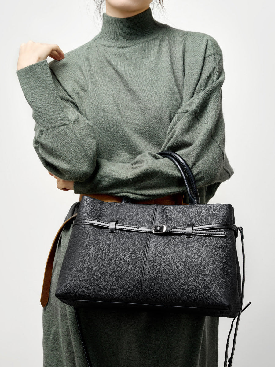 Women's High-grade Leather Large Capacity Commuter Women's Messenger Bag