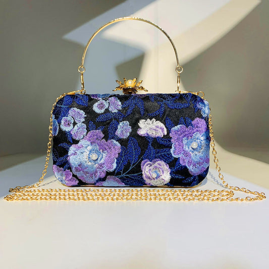 Women's Embroidered Handmade Beaded Vintage Pearl Banquet Dinner Bag