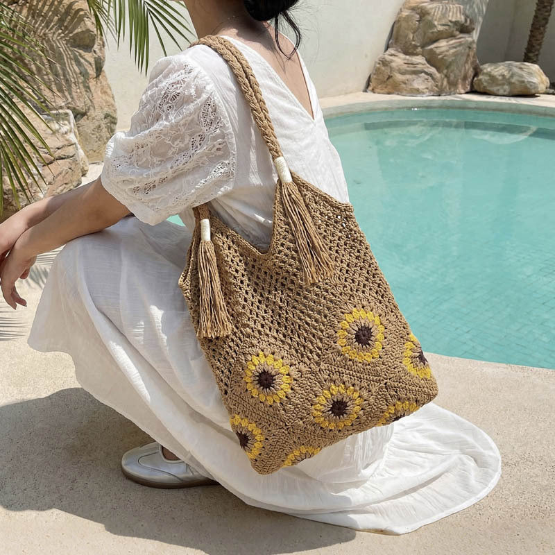 Women's Woven Fashionable Flowers Large Capacity Totes Bags