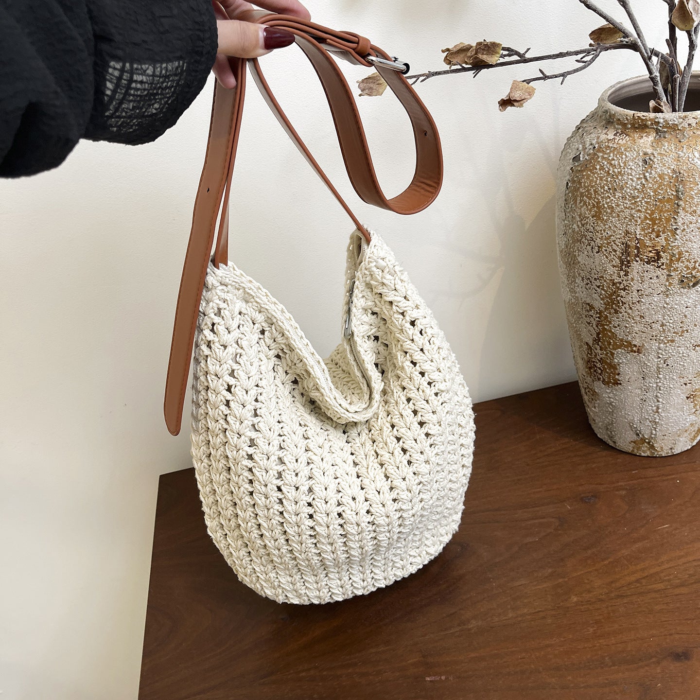 Women's Style Simple Comfortable Woven Leisure Commute Personality Bags
