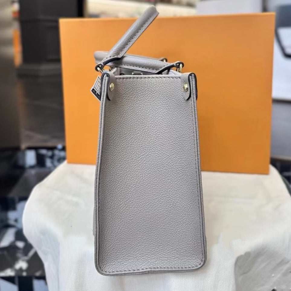 High-grade Girlfriends Birthday Gift Box Fashionable Women's Shoulder Bag