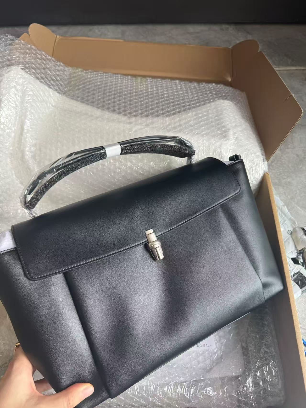 Niche Flip Latch Live Broadcast Female Women's Messenger Bag