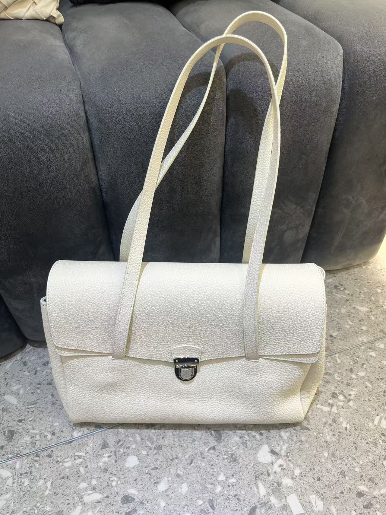 Women's Style Retro Matte Texture Large Capacity Versatile Kelly Ol Portable Bags