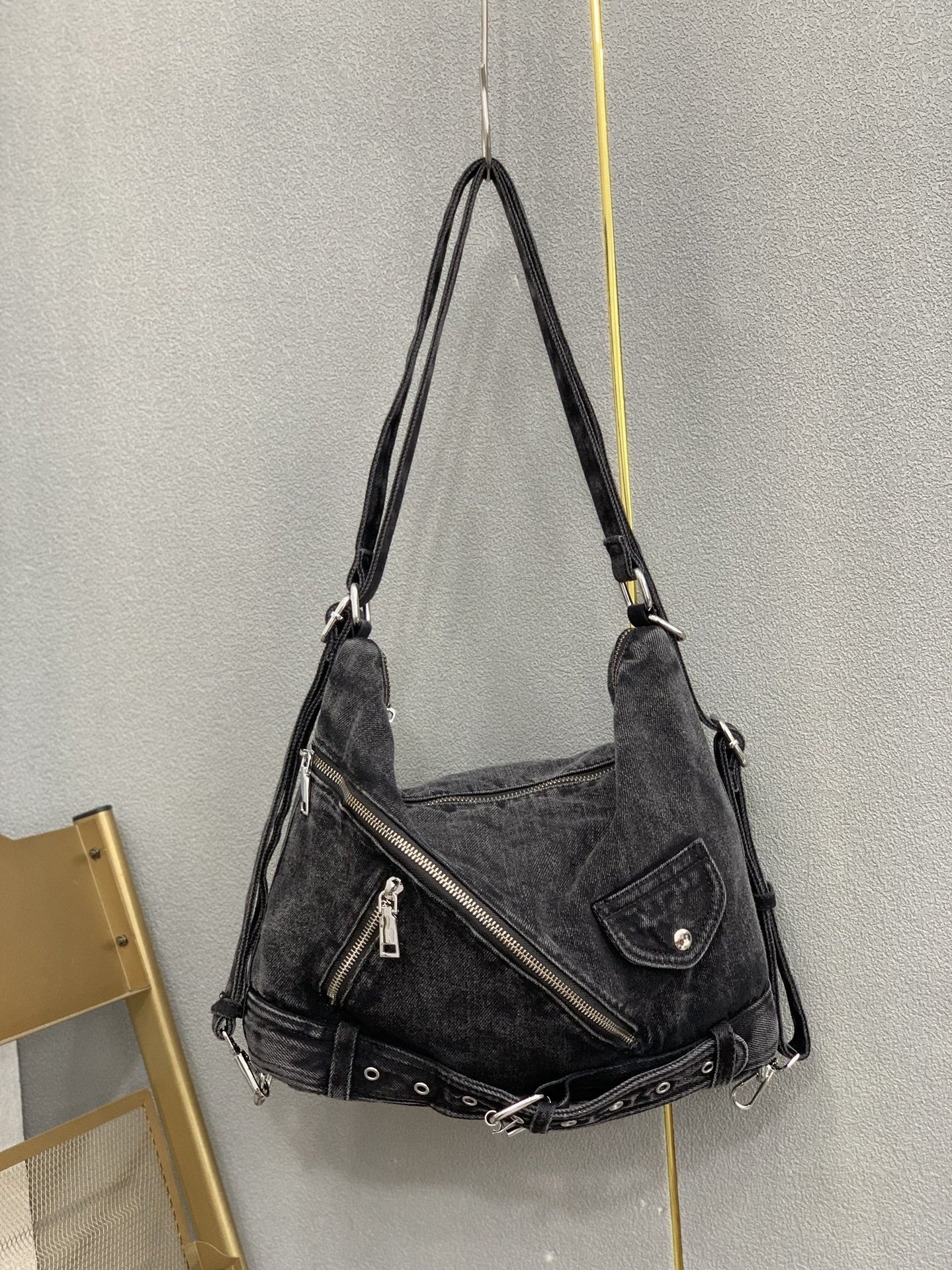 Women's Washed Denim Punk Rivet Retro Fashion Women's Shoulder Bag