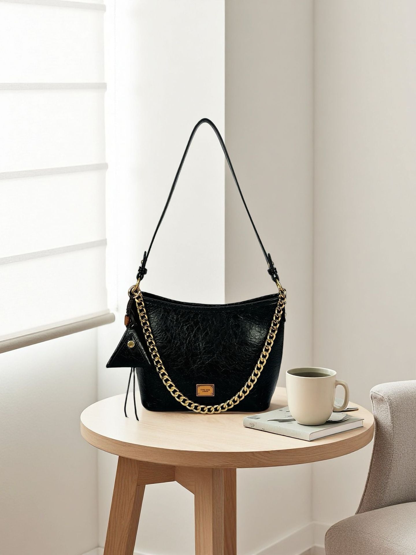 Casual Women's Black Gold Chain Daily Women's Messenger Bag