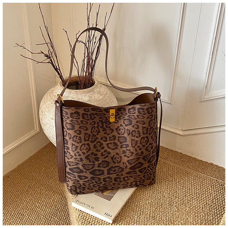 Women's Vintage Suede Commuter Elegant Large Capacity Women's Shoulder Bag
