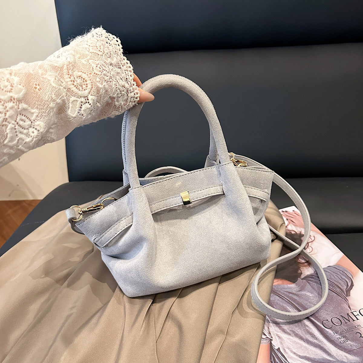 Large Capacity Frosted Pleated Retro Wings Style Tote Bag