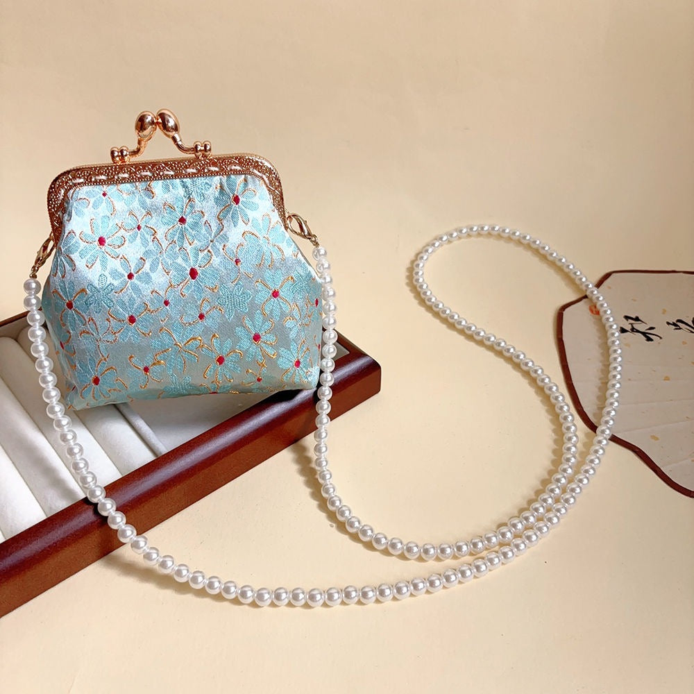 Chinese Super Fairy Exquisite Embroidered Mini Sanitary Pads Coin Purses