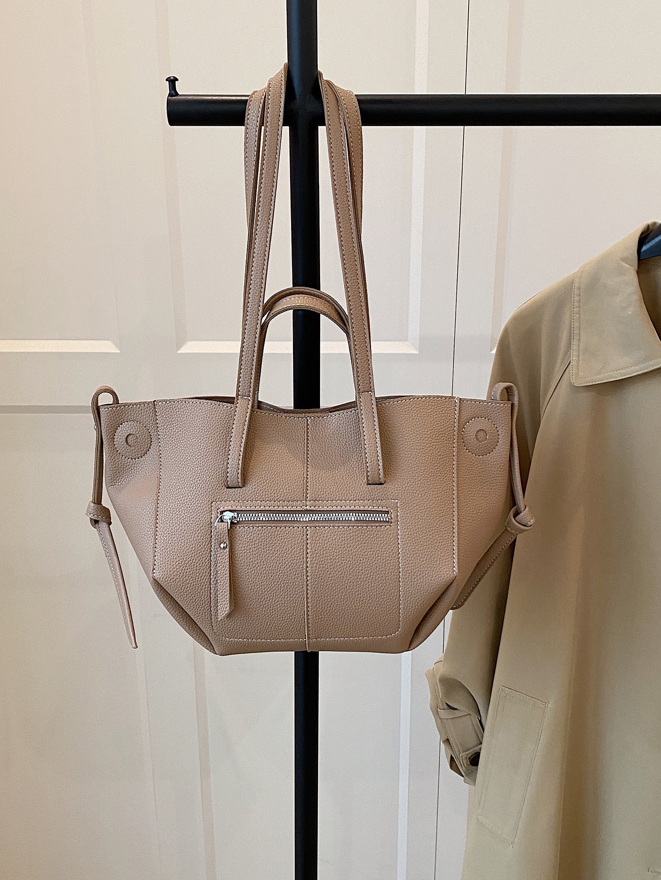 Women's Vintage Large Capacity Korean Style Commuter Good-looking Bags