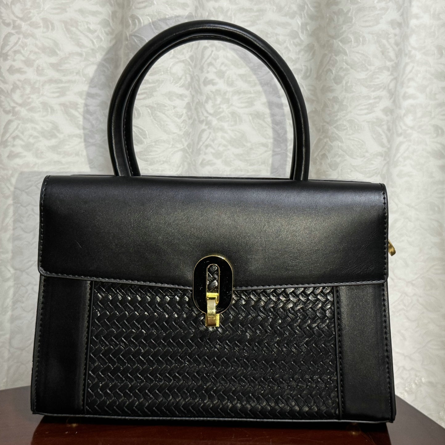 Classic Simple Fashion Versatile Large Capacity Women's Shoulder Bag