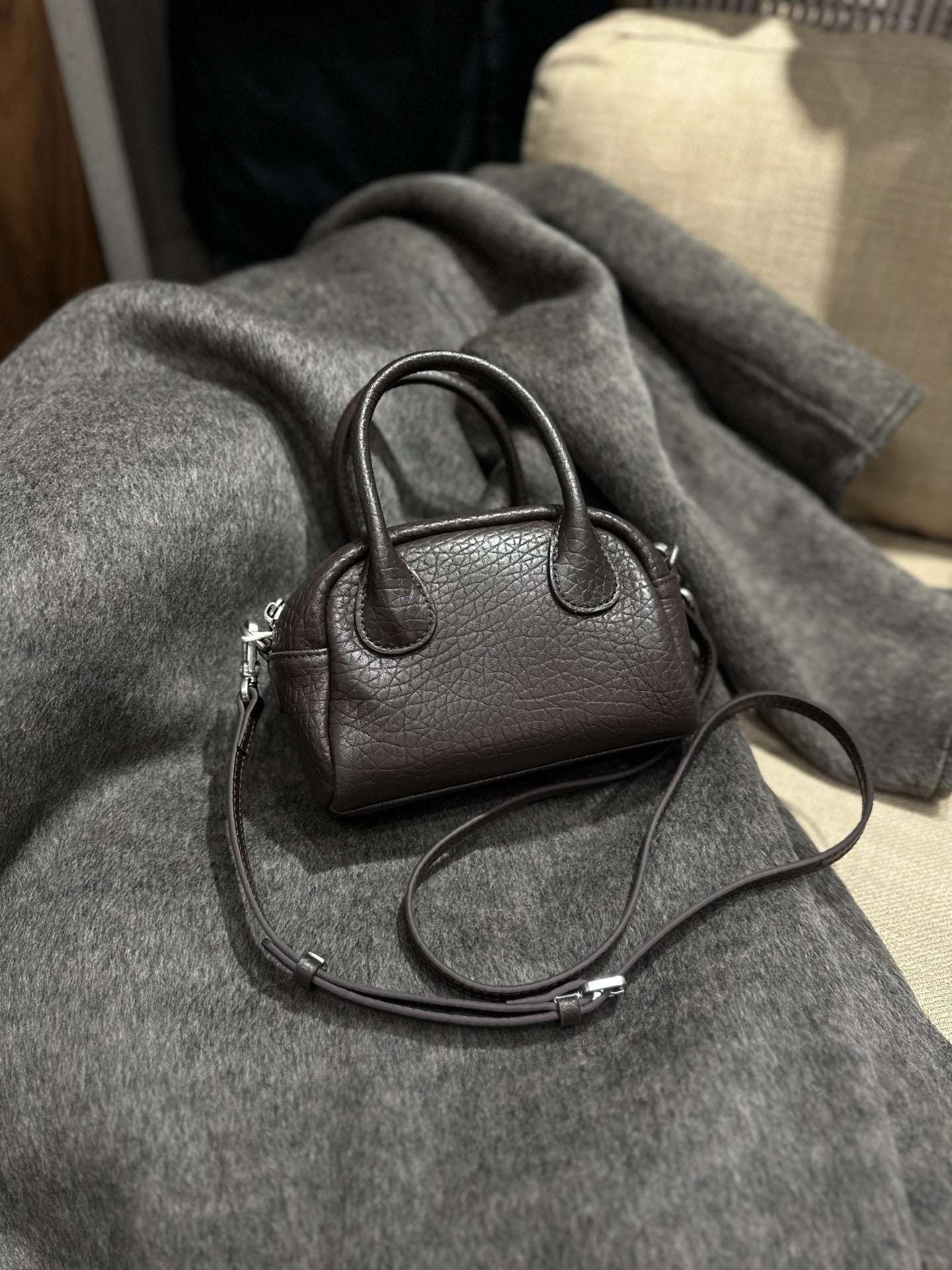 Women's Design Simple Niche Series Portable Shell Leisure Commute Bags