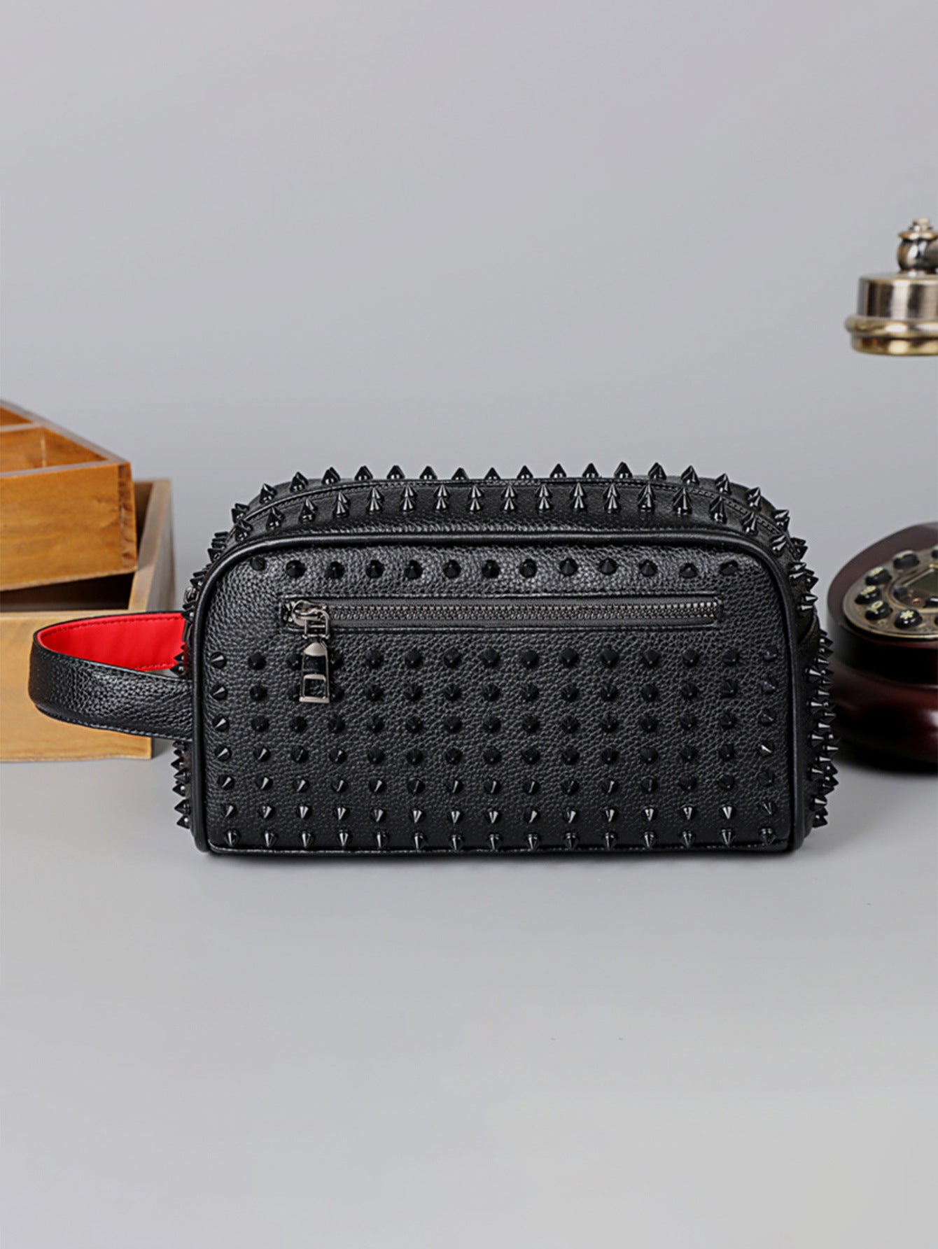 Men's Fashion Locomotive Style Rivet High-grade Out Wash Men's Clutch
