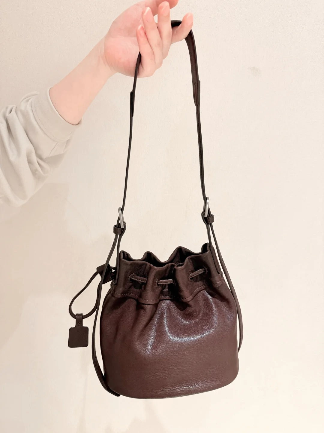 Charming Women's Niche Drawstring Commute Pouch Women's Messenger Bag