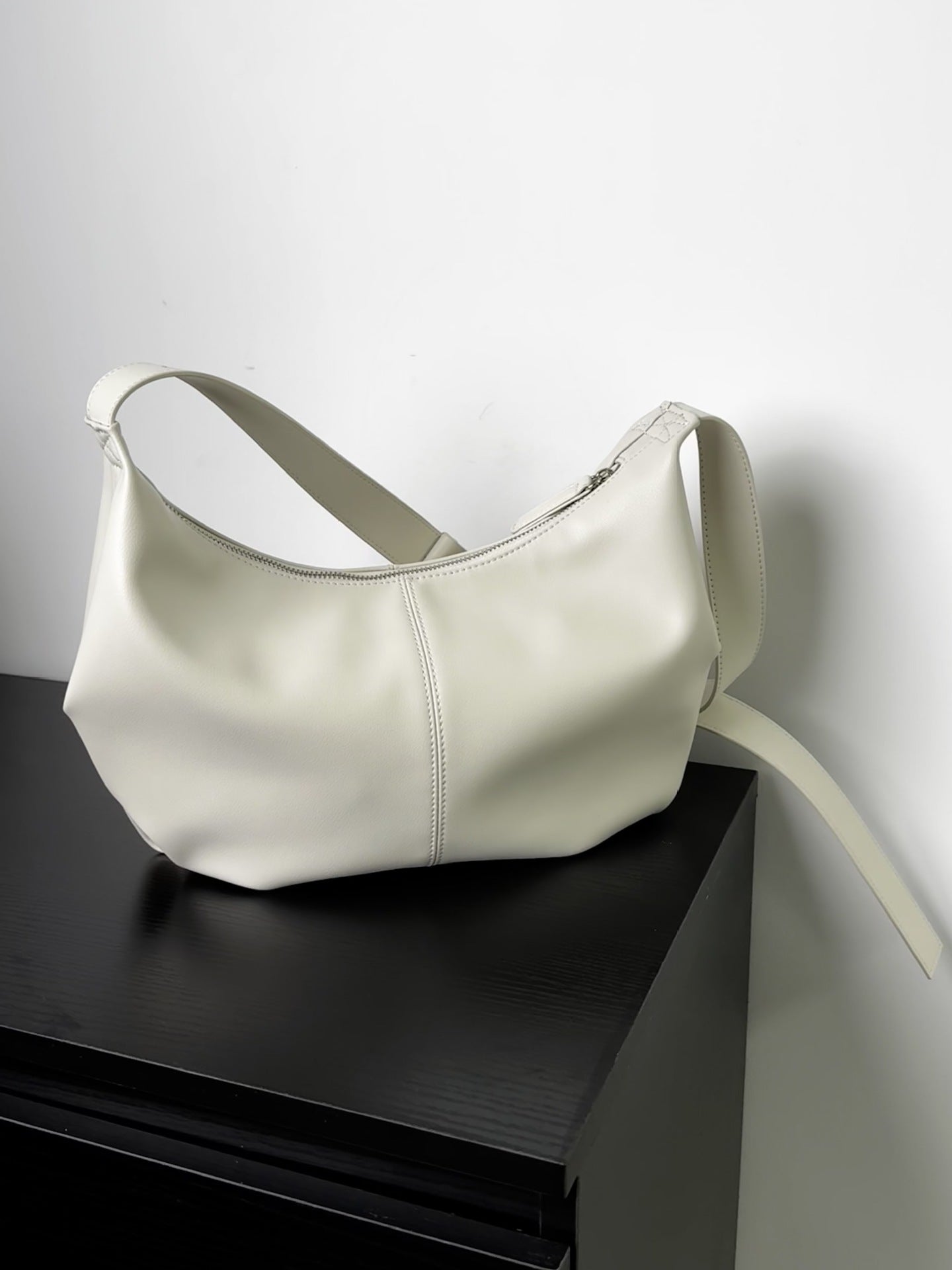 Design Dumpling Genuine Leather Underarm Suede Women's Messenger Bag