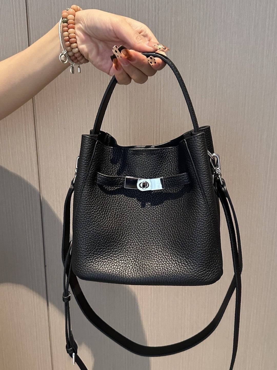 Women's Simple Portable Cowhide Lychee Pattern Carrying Vegetable Bucket Bags