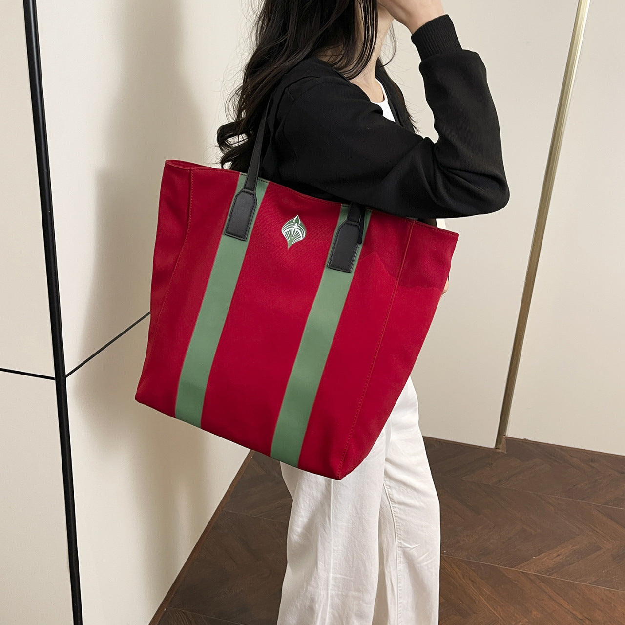 Style Contrast Color Striped Large Capacity Nylon Leisure Tote Bag