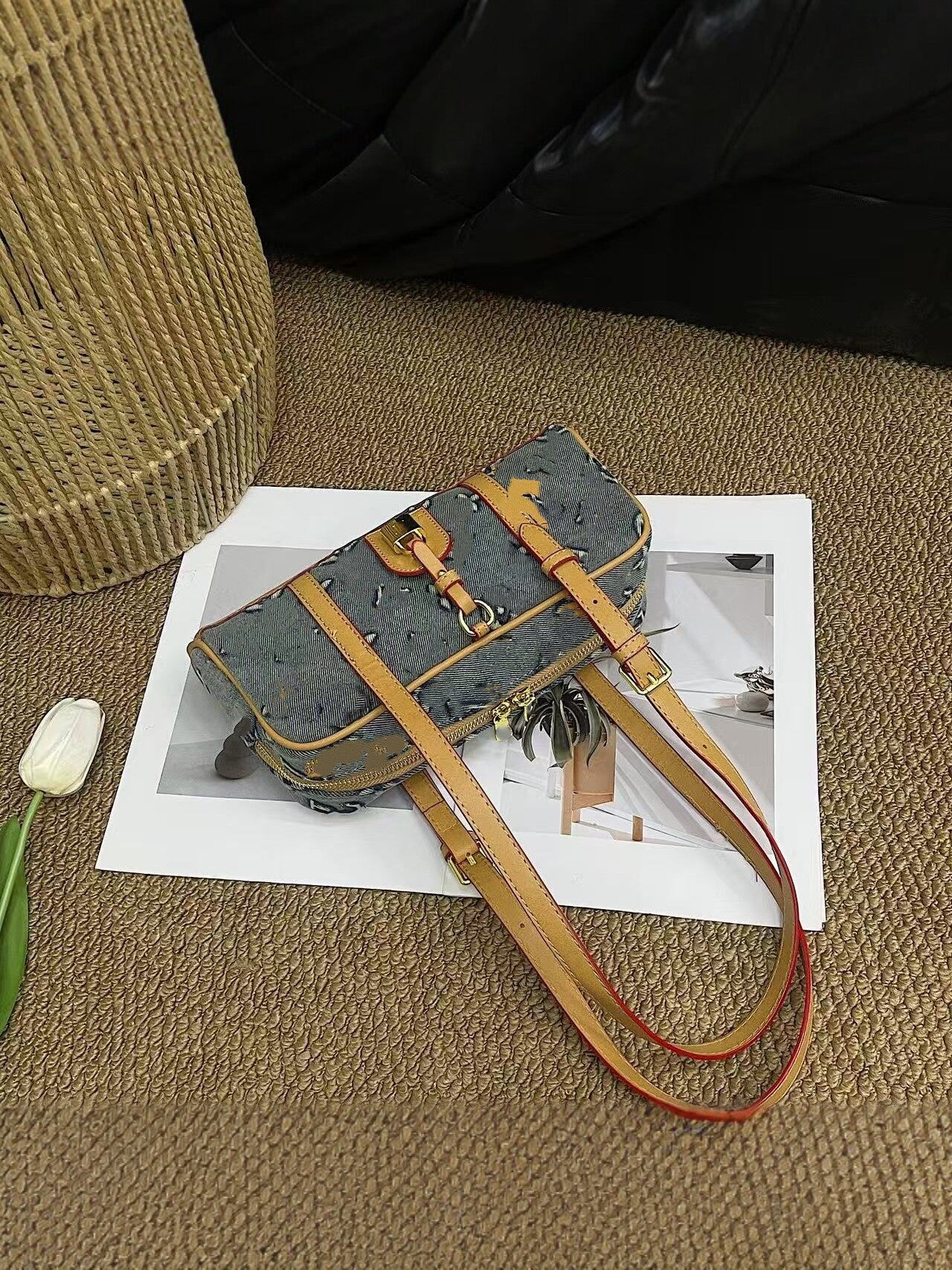 Women's Luxury Presbyopic Fashion High Sense Classic Style Women's Shoulder Bag