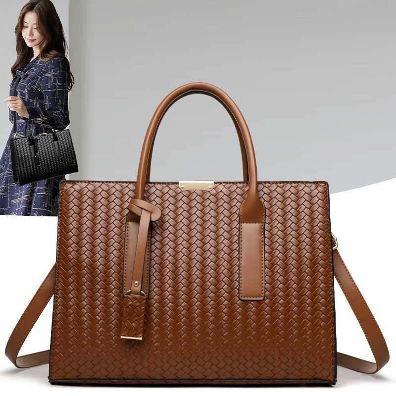 Women's Pattern Fashion Popular Embossed Light Luxury Western Women's Shoulder Bag