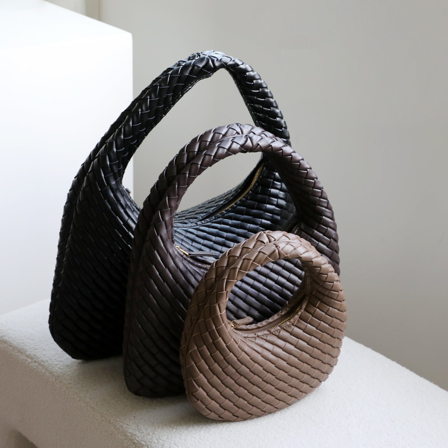 Fashion Hand-woven Dumpling Genuine Leather Versatile Women's Handbag
