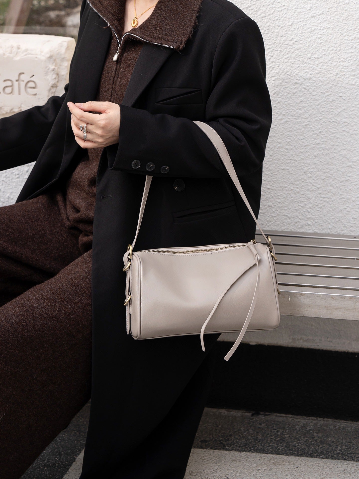 Women's Commuter Retro Textured Young Elegant Layer Vegetable Women's Messenger Bag