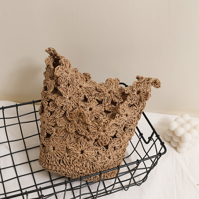 Women's Fashion Handmade Crocheted Flowers Straw Hollow Out Woven Seaside Vacation Bags