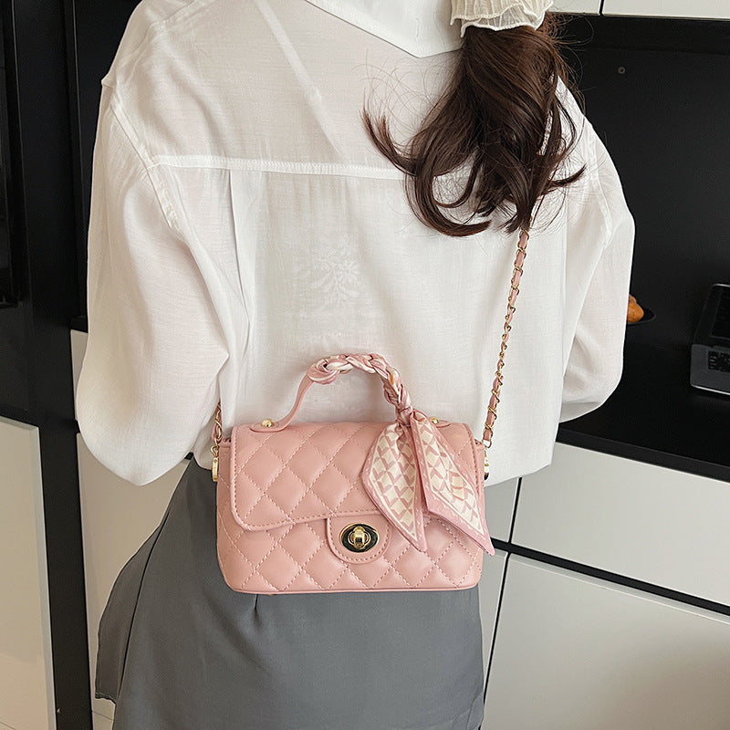 Women's Good-looking Embroidery Thread Rhombus Chain Simple Fashion Women's Shoulder Bag