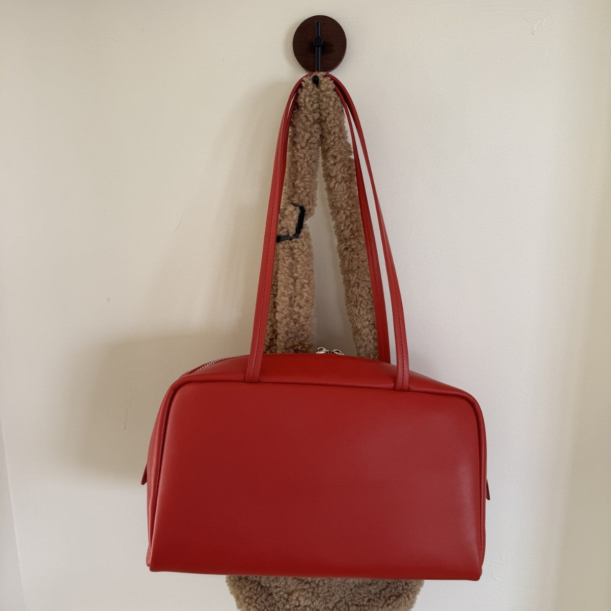 Simple Style Large Capacity Portable Bowling Sheepskin Women's Shoulder Bag