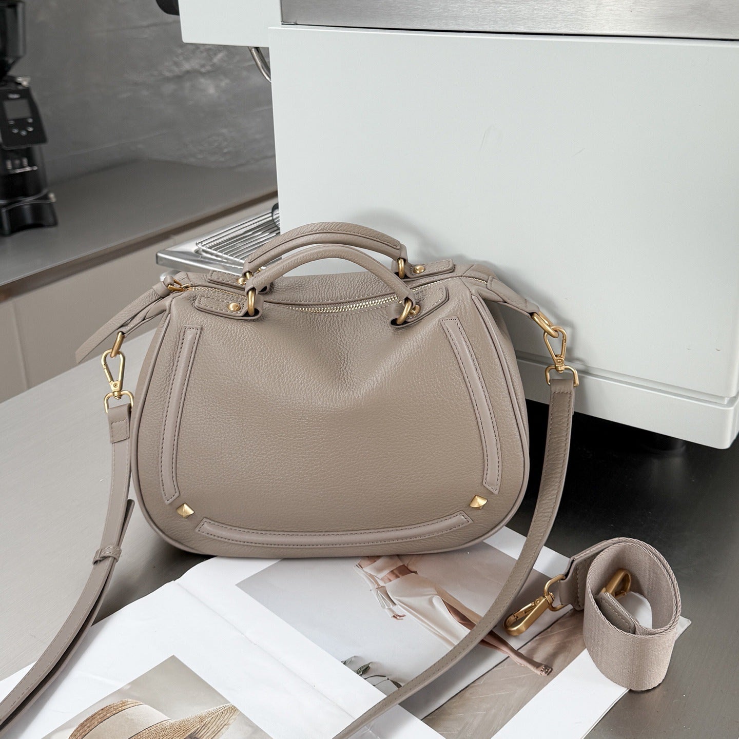 Women's Genuine Leather Versatile Retro Fashion Cattlehide Bags