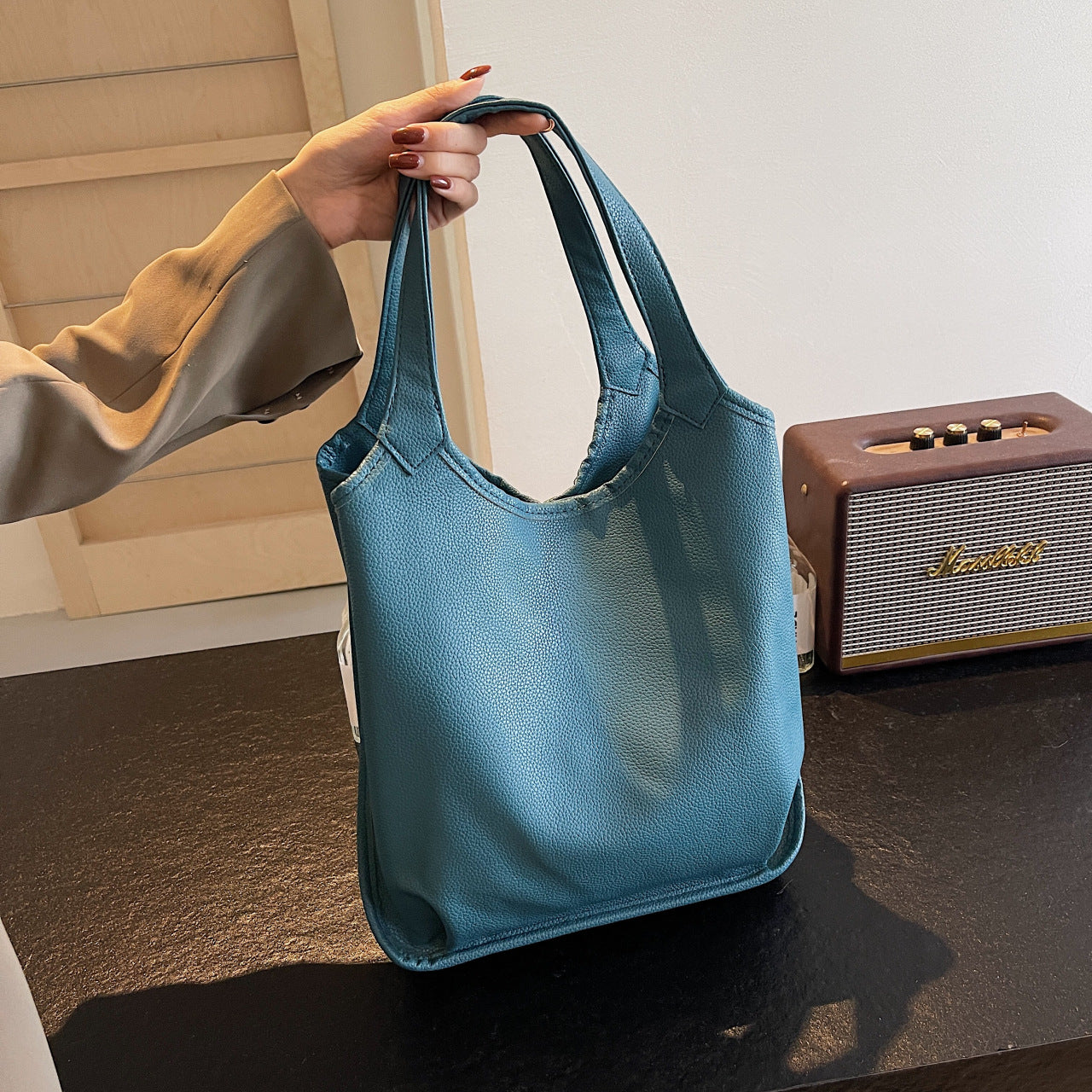 Pure Color Fashion Niche Food Basket Women's Messenger Bag