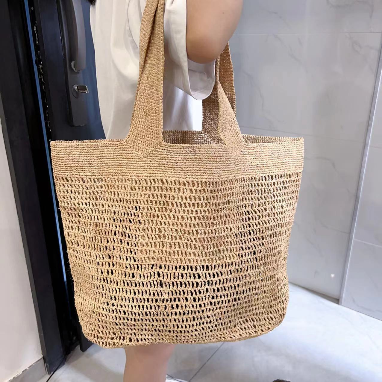 Women's Crochet Hand-woven Vacation Beach Summer Straw Shoulder Bags