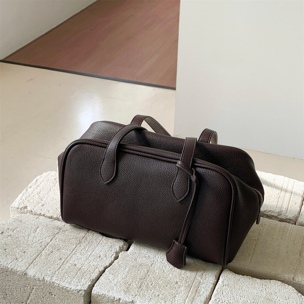 Women's Simple Boston Niche Trendy Portable Underarm High-grade Versatile Leather Women's Handbag
