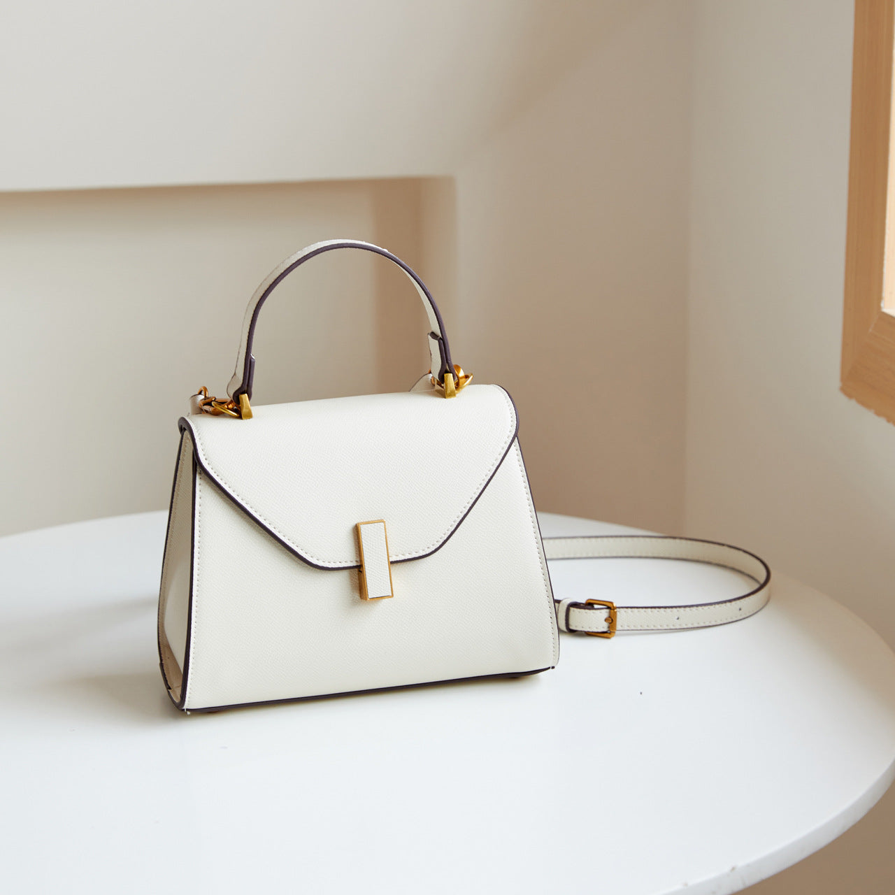 Women's Fashionable Large Capacity Winter Minority Bags