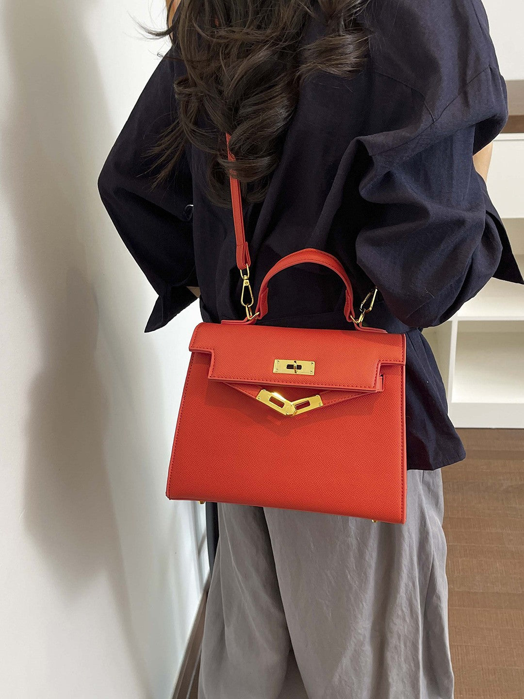 Women's Affordable Luxury Fashion Portable Callie Advanced Texture Small Square Bag