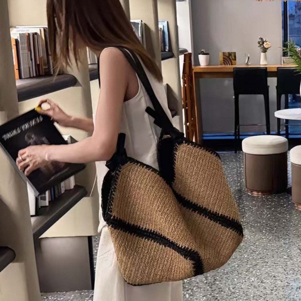 Style Retro Exquisite Big Premium Seaside Idle Women's Shoulder Bag