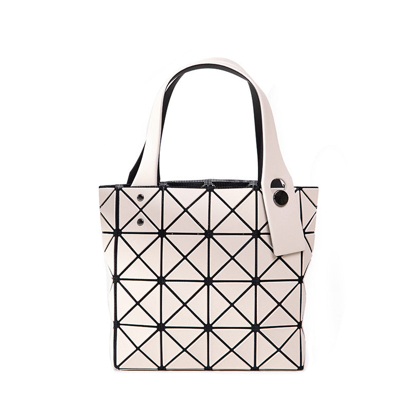 Women's Simple Rhombus Stitching Geometric Folding Commuter Chain Handbags