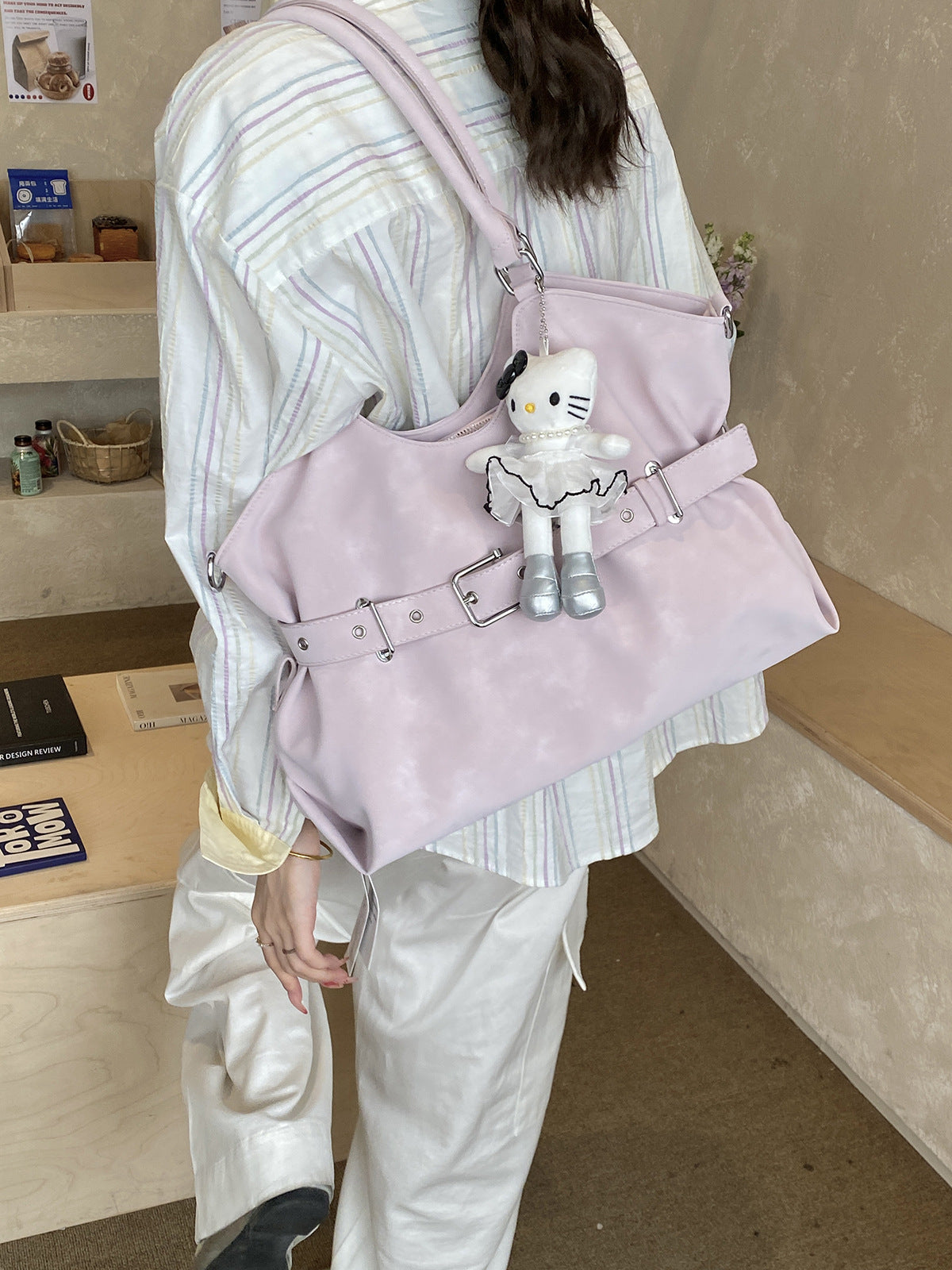 Women's Style Locomotive Large Capacity Fashionable Stylish Women's Shoulder Bag